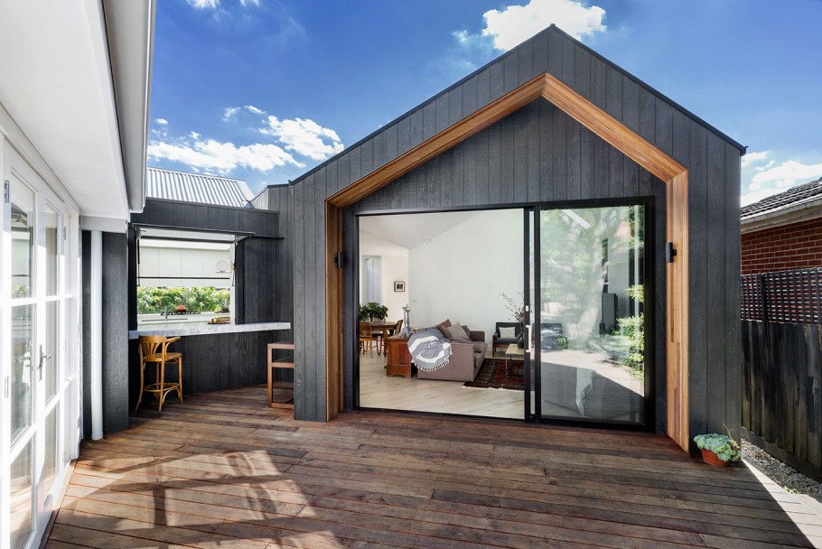 Стеклянная беседка