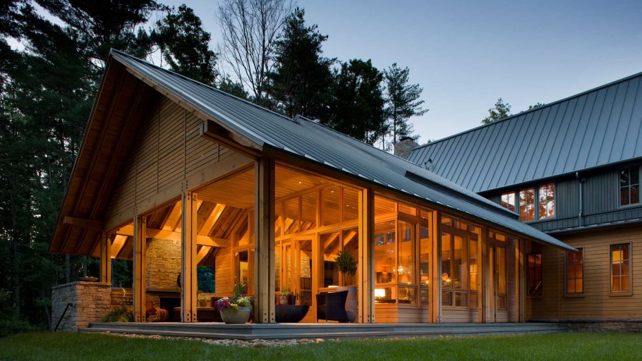 Современный домик на склоне