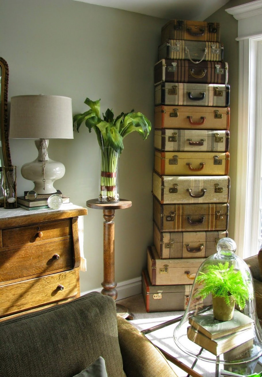 Старинный сундук в интерьере