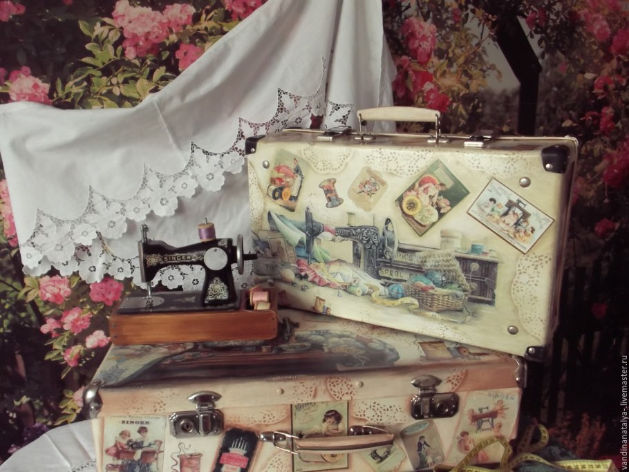 Сундук в современном интерьере