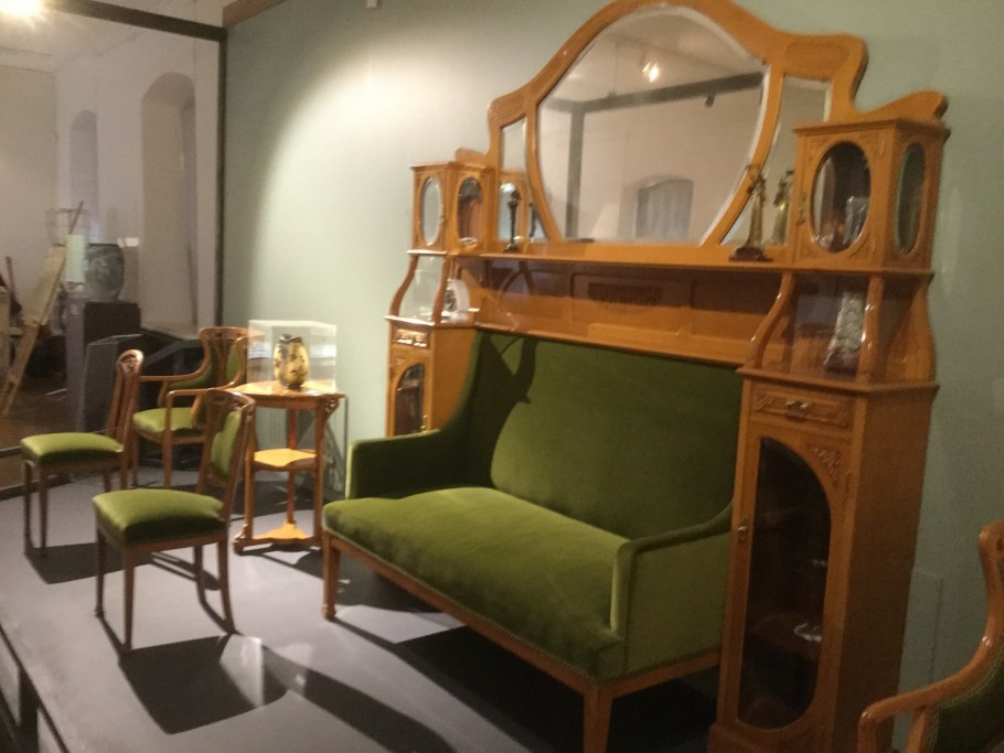 Мебель эпохи Модерна музей