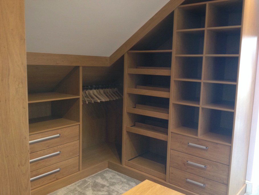 Гардеробные на мансарде