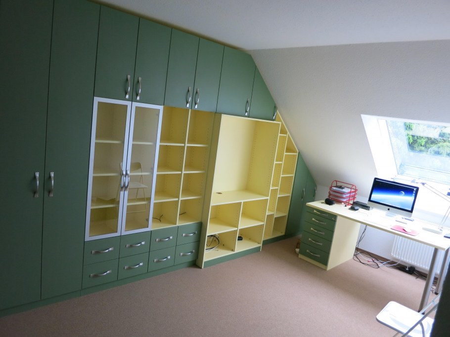 Шкаф на мансарде