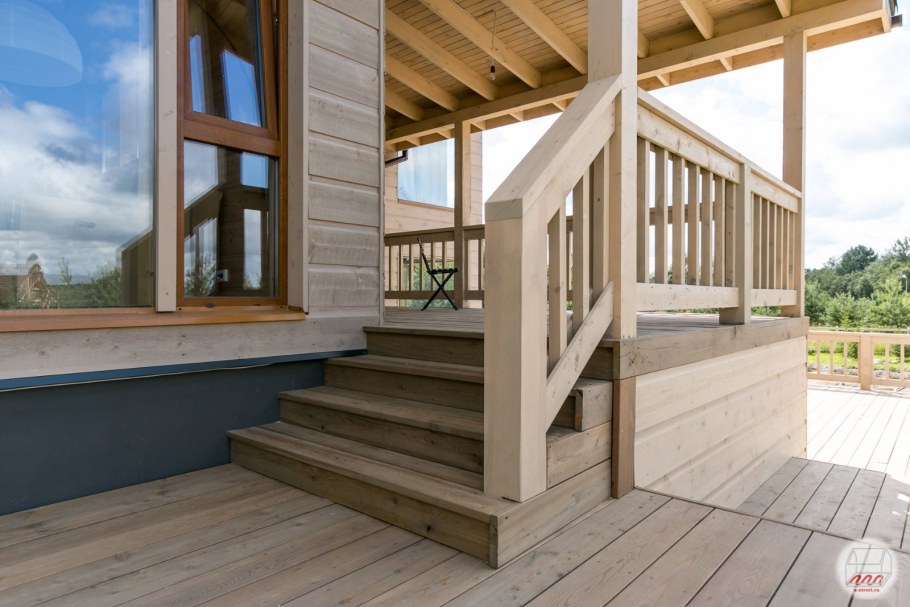 Крыльцо с террасой