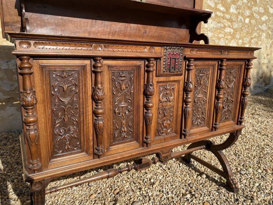 Винтажный комод в современном интерьере