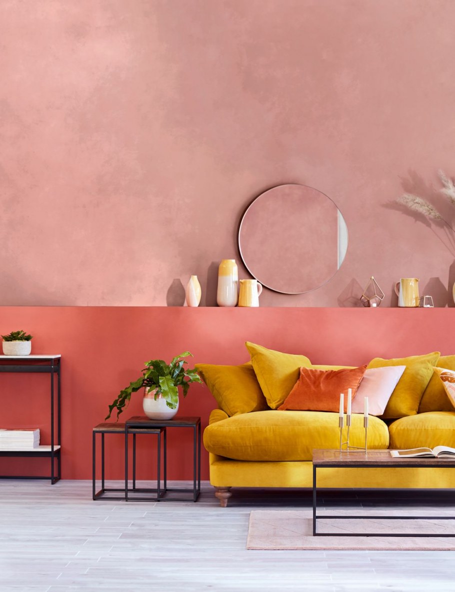 Желто розовые стены