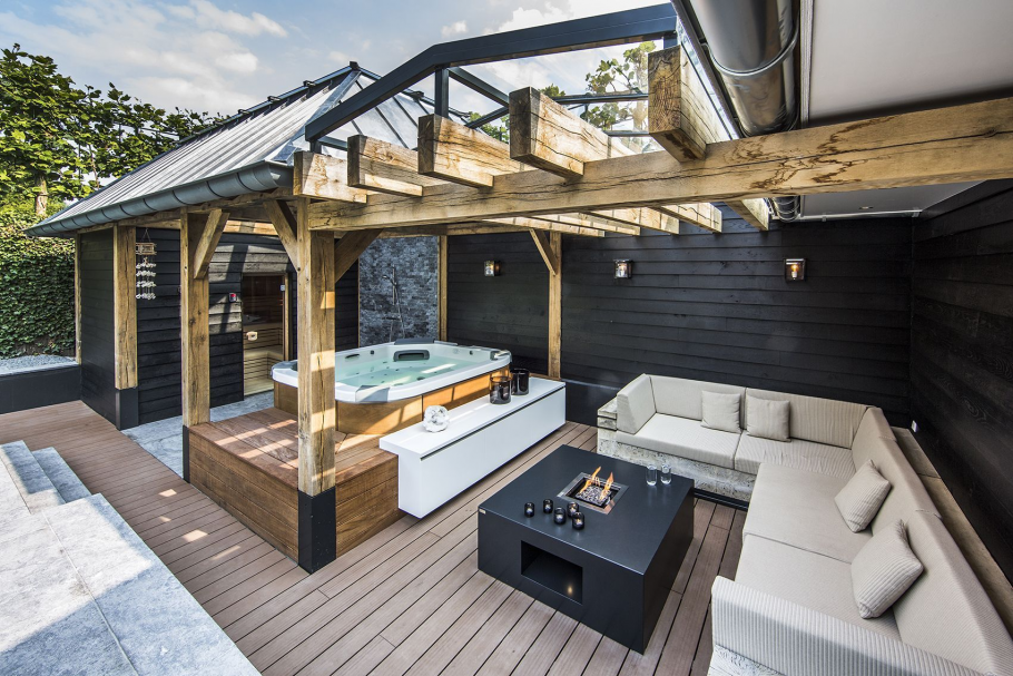 Баня с террасой на крыше