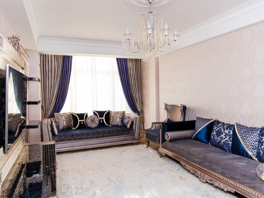 Шторы в гостиную из бархата комбинированные