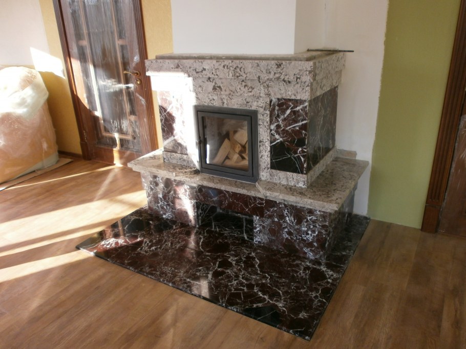 Камин гранит