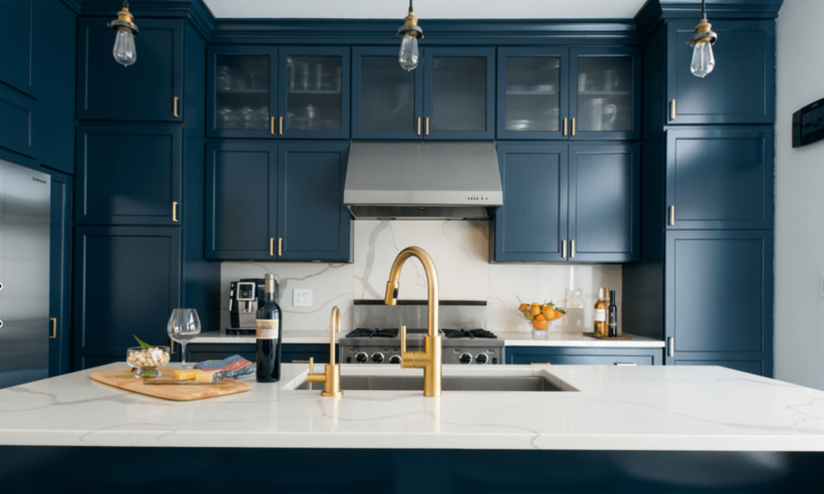 Синие кухни