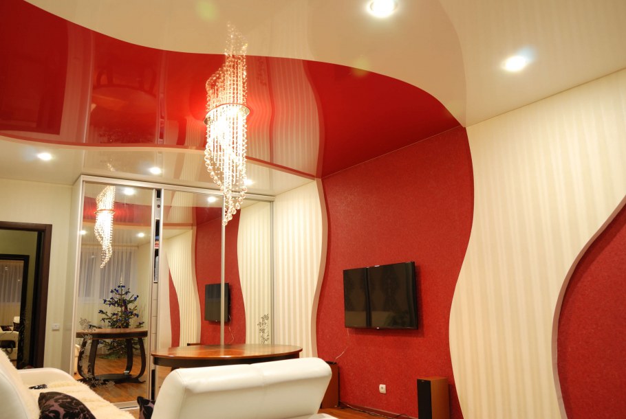 Натяжные потолки для зала в квартире