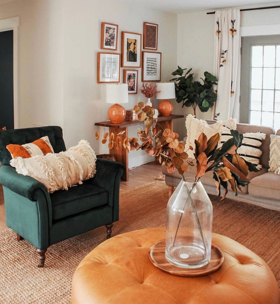 Осенний интерьер в квартире в современном стиле