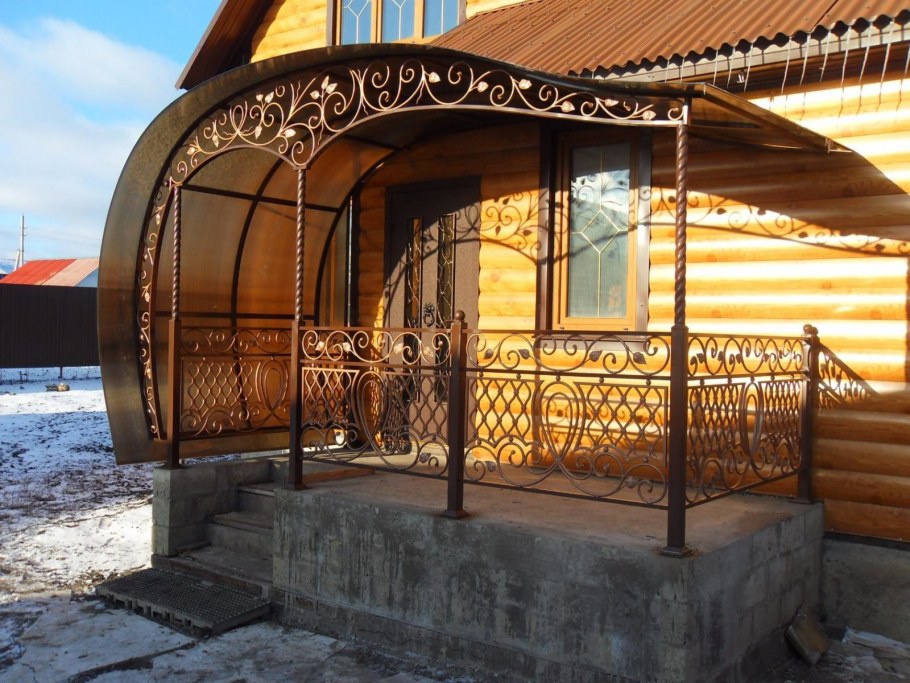 Веранда с ковкой