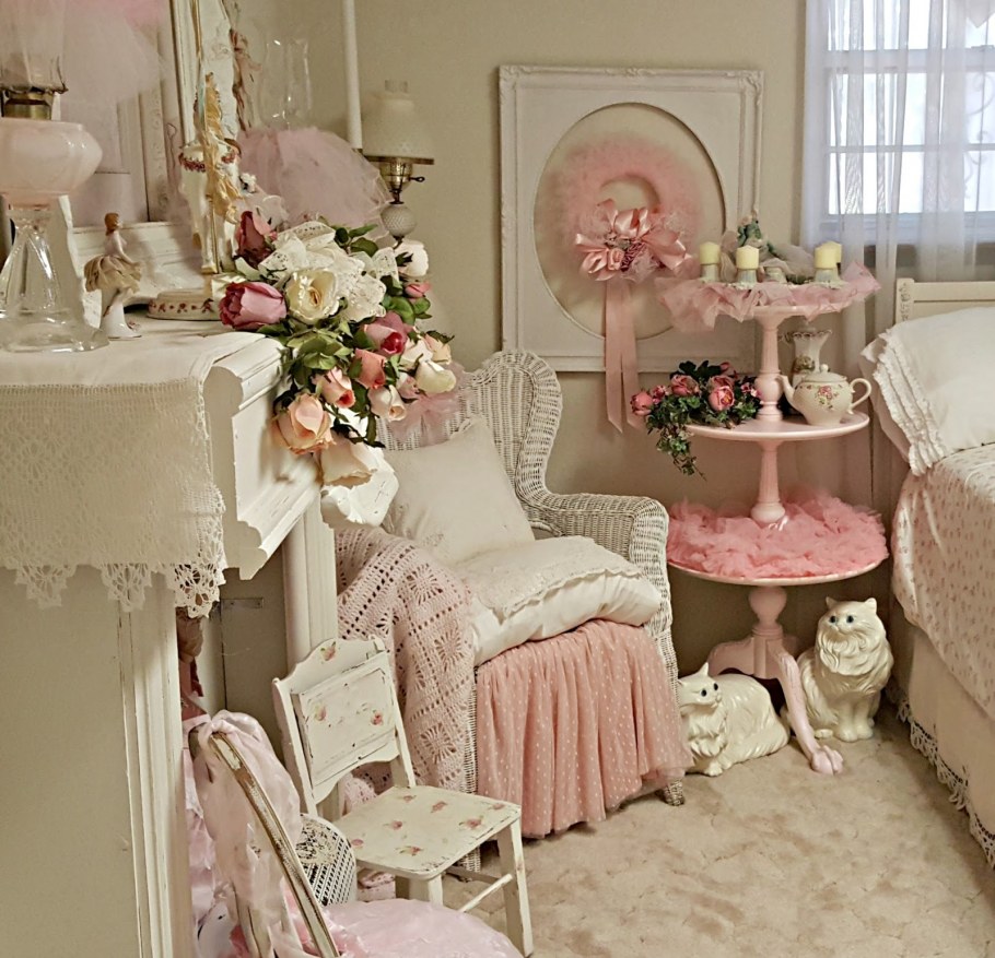 Банкетка в стиле шебби Шик