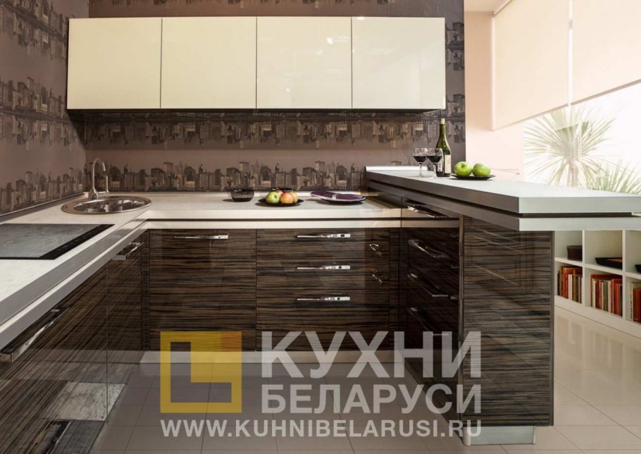 Обои полосы вертикальные бежевые