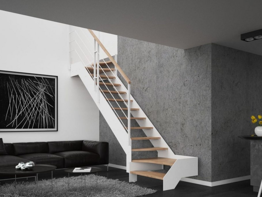 Белая деревянная лестница