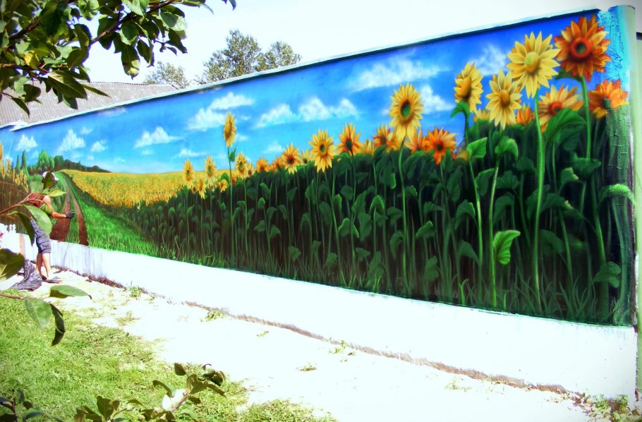 Рисование на заборе