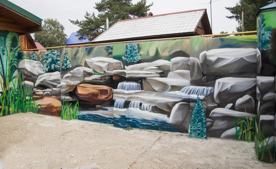 Роспись бетонного забора на даче