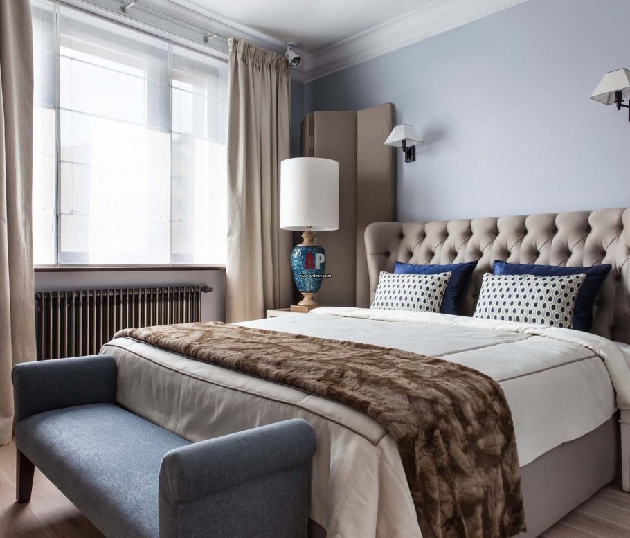 Светло серая спальня