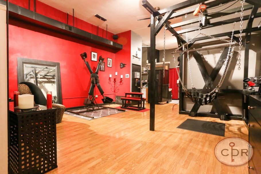 Красная комната садо мазо