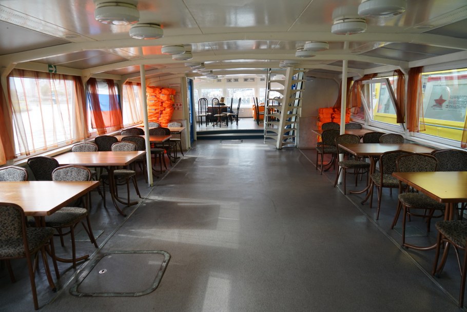 Теплоход Москва 132