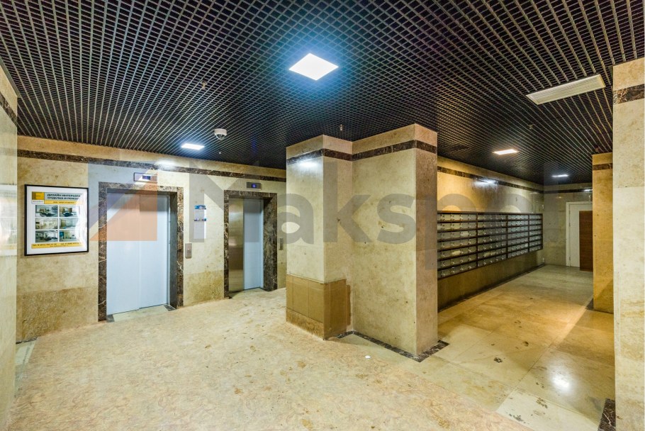 Гостиная с камином 20 кв м в серых тонах