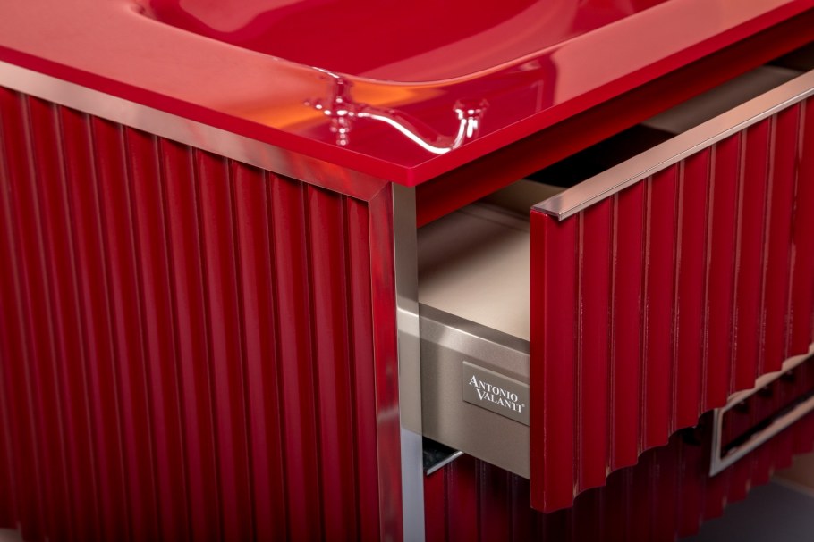 Ванная бежевый и бордовый