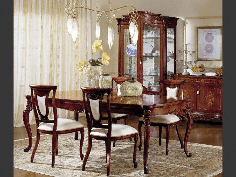 Витрина Pitti Antonelli Moravio