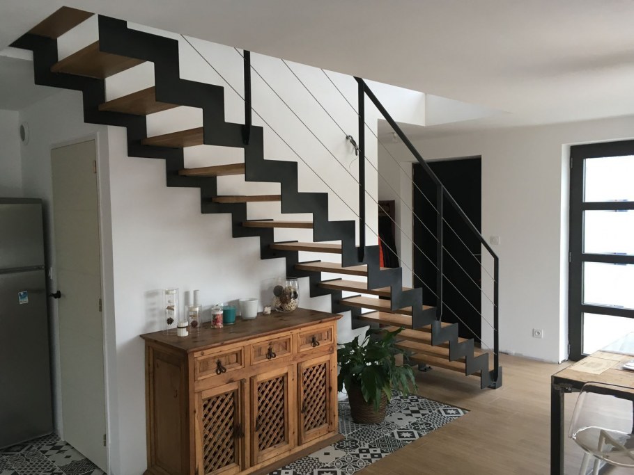 Лестница металлическая зигзаг