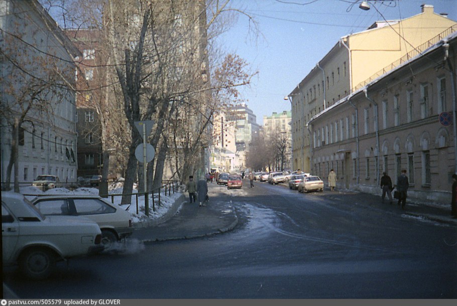 Серафимовича 38