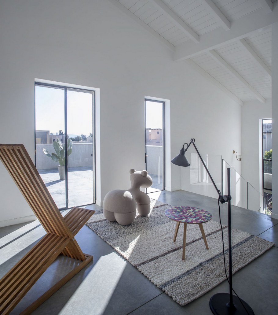 Simple Design House Interior