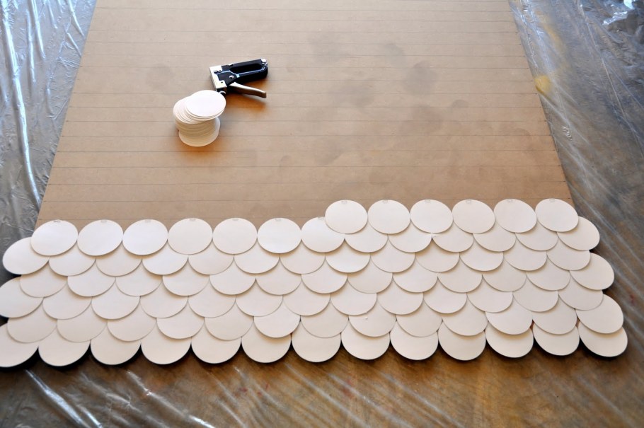 Декор стен картоном