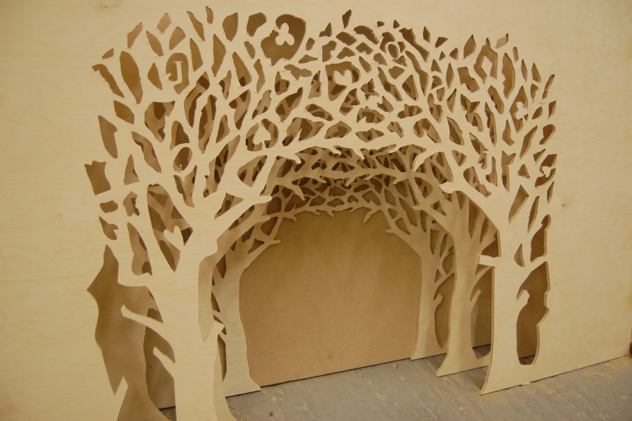 Дерево из гофрокартона