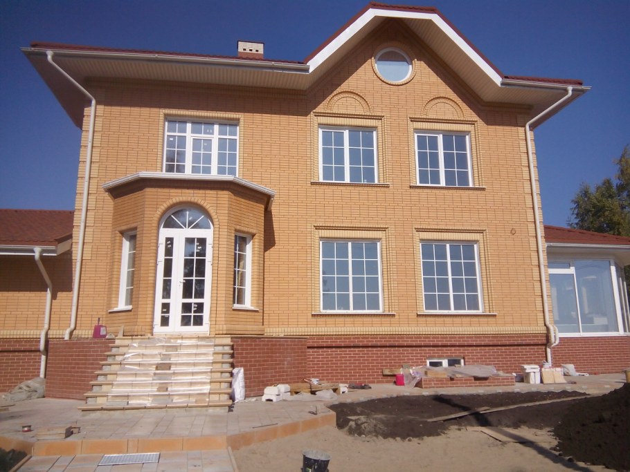 Спальня в персиковых тонах