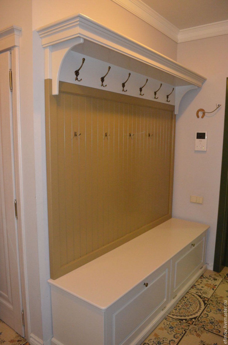 Вешалка в коридор