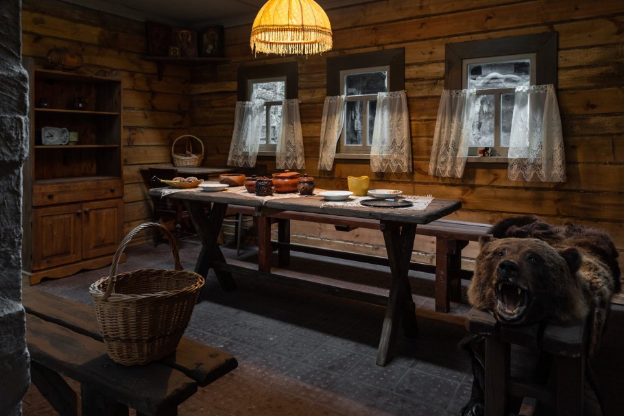 Русская изба интерьер