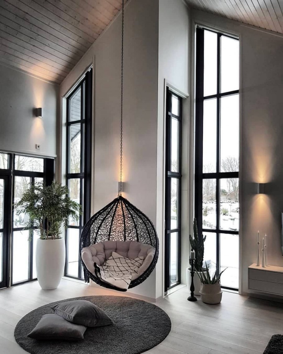 Подвесное кресло на кухне