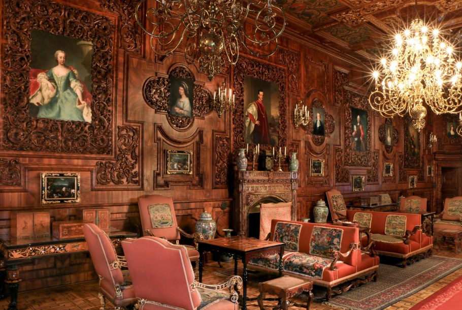 Замок Глубока над Влтавой внутри