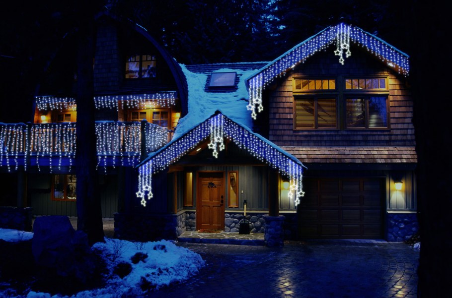 Новогодняя иллюминация фасада