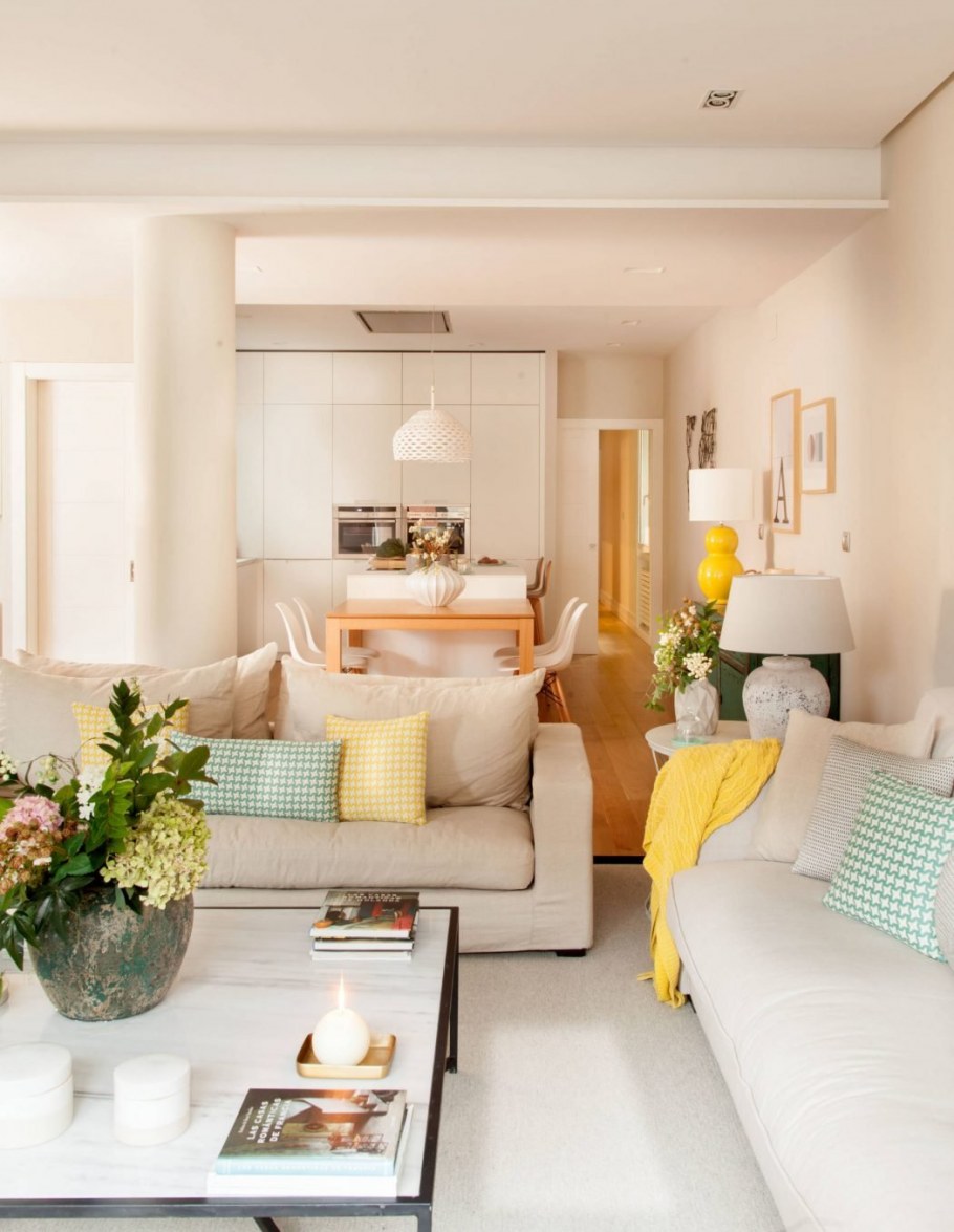 Стильная квартира в светлых тонах