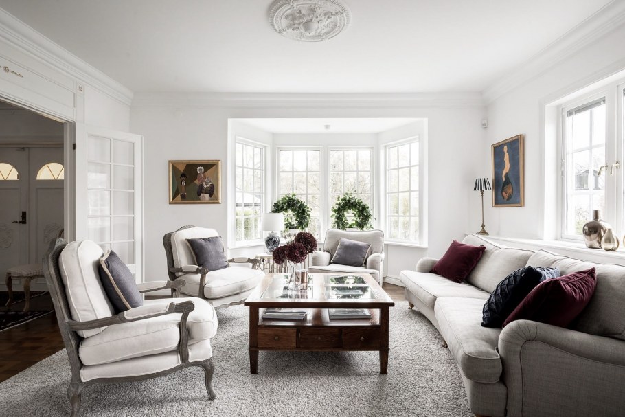 Гостиная с эркером Неоклассика