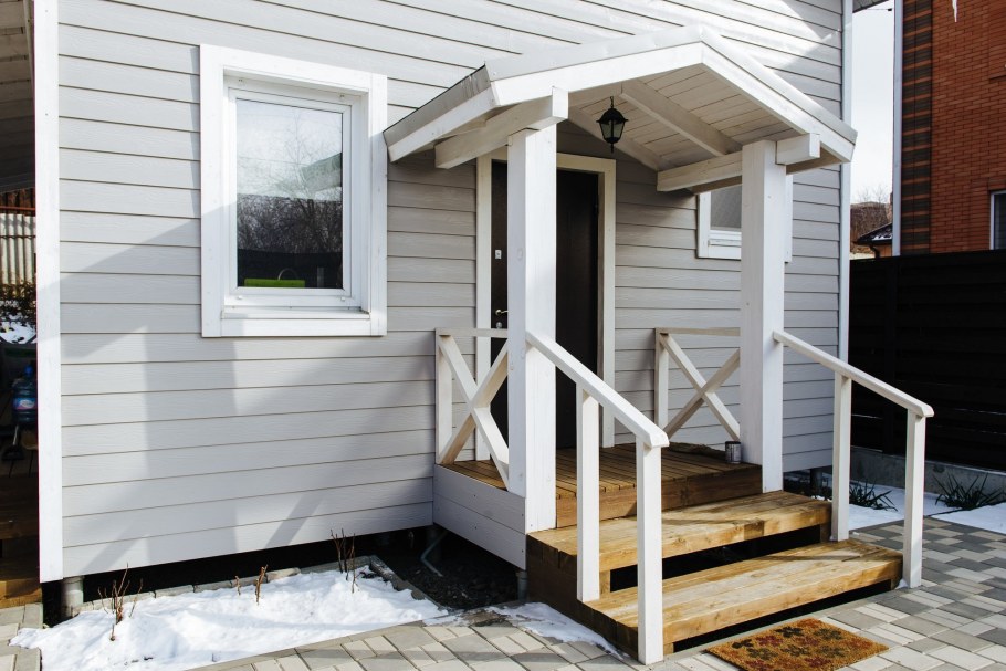 Отделка деревянного крыльца