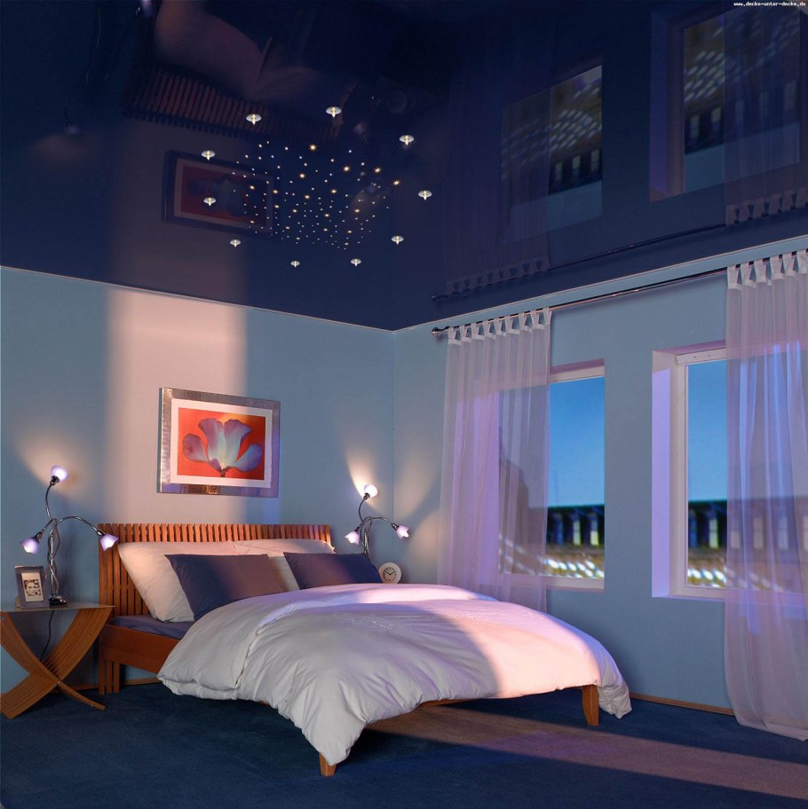 Натяжной потолок в спальне