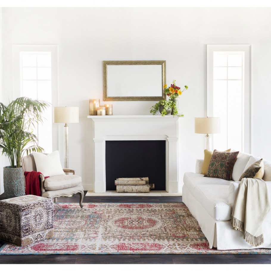 Камин с ковром