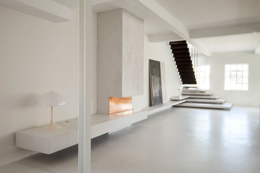 Лестница на второй этаж Минимализм