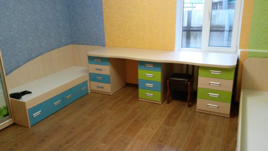 Детская мебель для двоих школьников