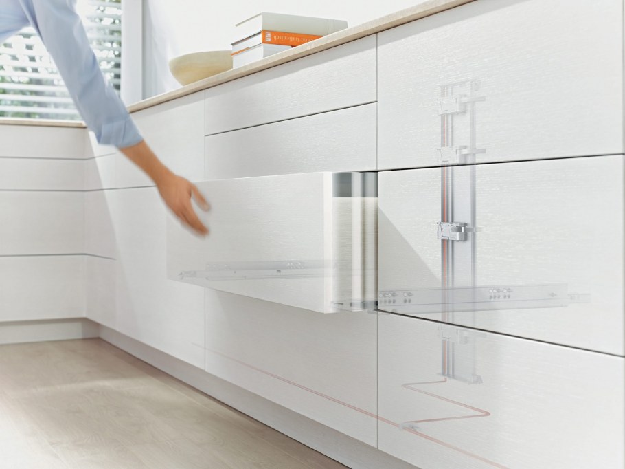 Мовенто Blum полка