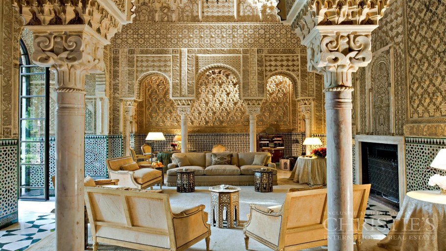 Интерьер дворца Лакшми Вилас