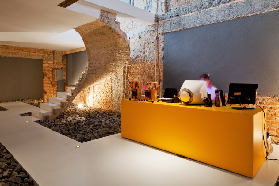 Интерьер с двусветным пространством