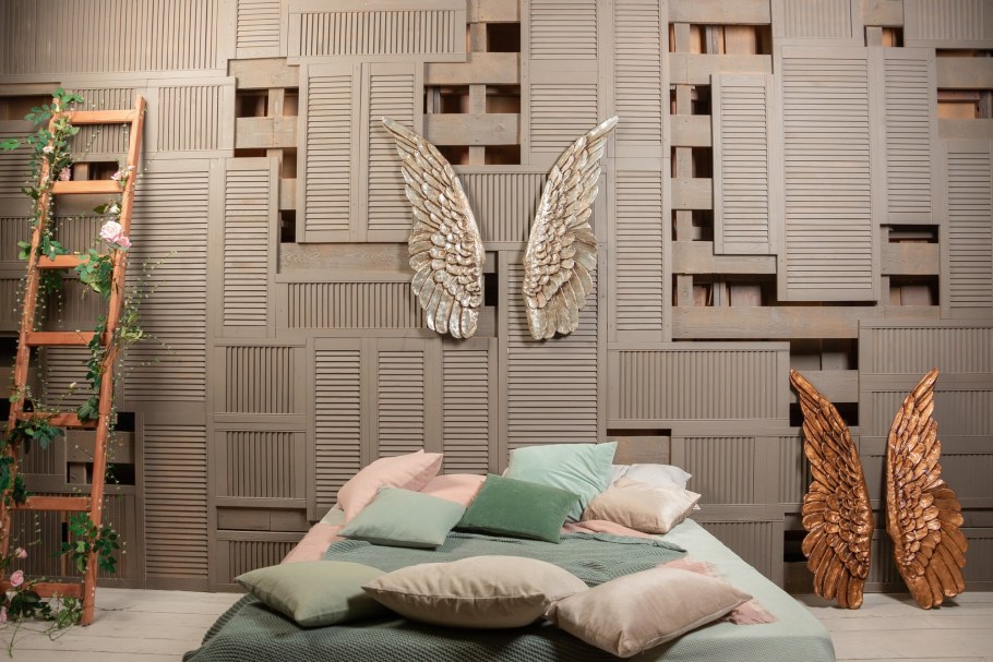 Необычный декор стен